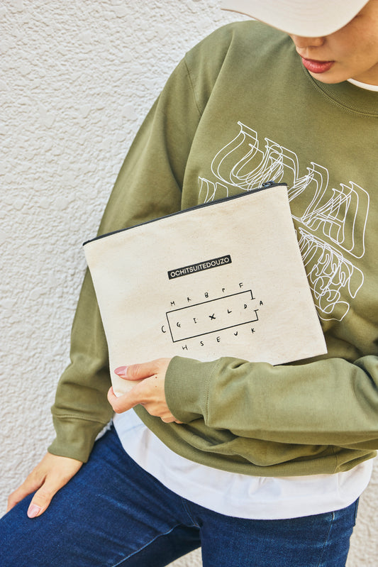 pouch|馬場馬術競技を愛する人に贈るキャンパスフラットポーチ