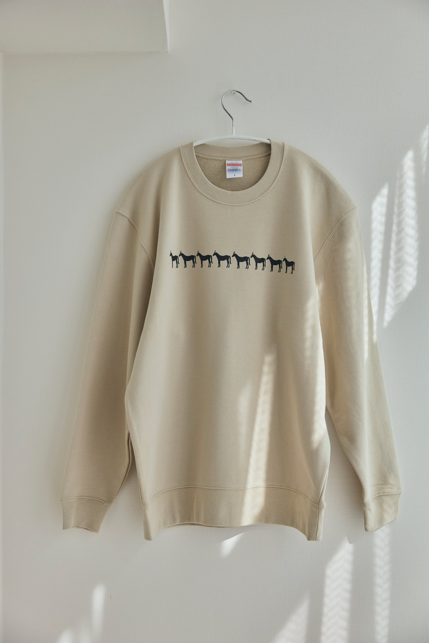 sweat tops｜新馬たちの行進