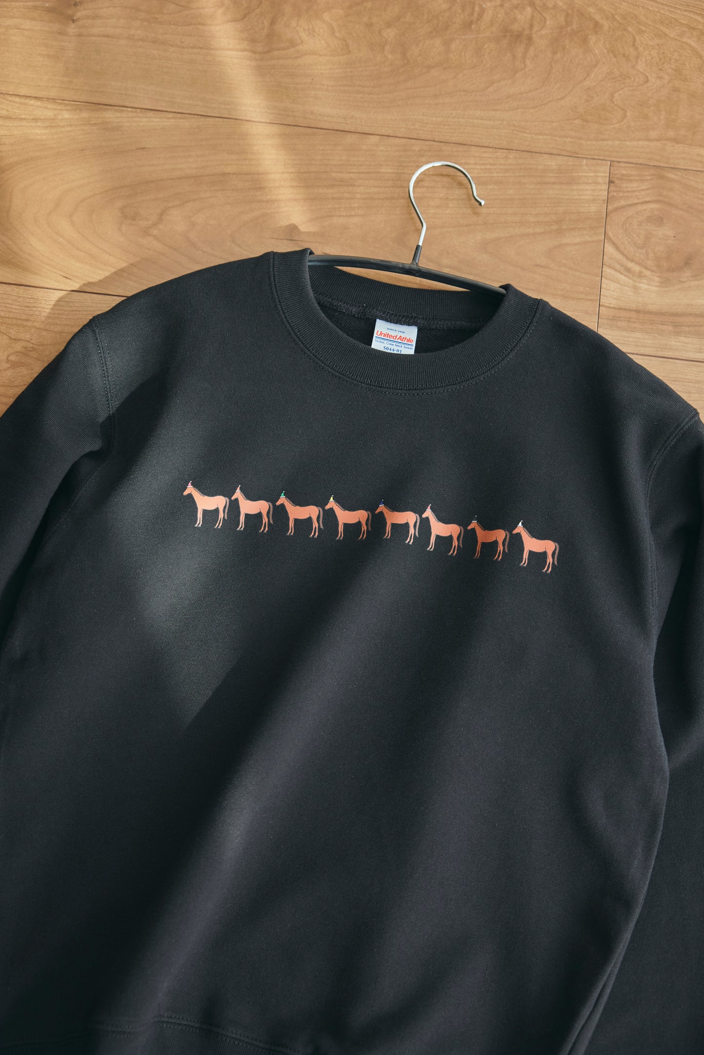 sweat tops｜新馬たちの行進