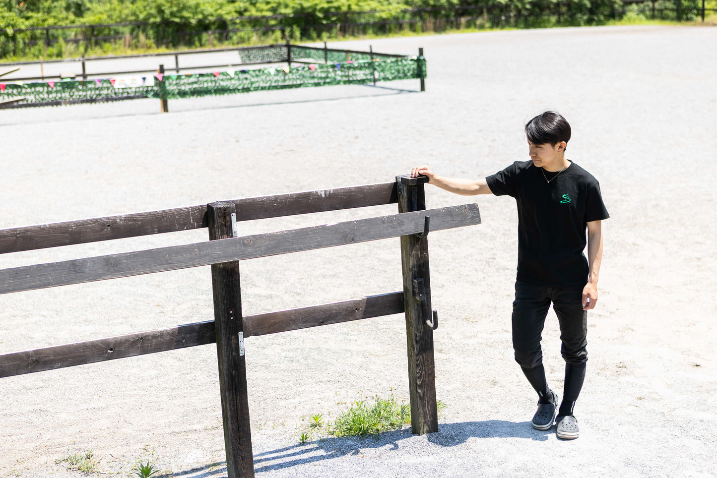 【佐々木大輔騎手】にんじんプレゼントTシャツ produced by HAYLIFE×Happy Horse Creators