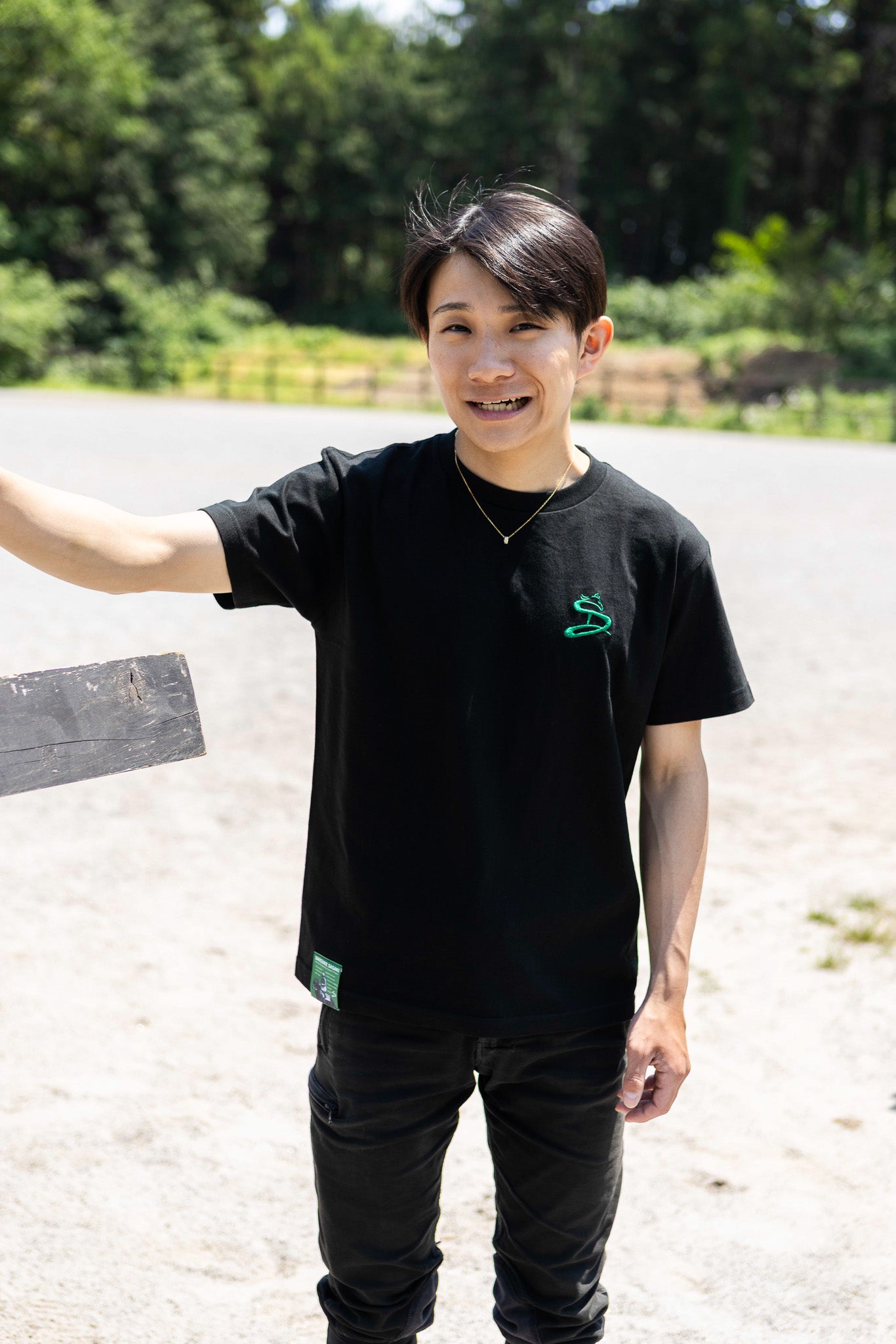 【佐々木大輔騎手】にんじんプレゼントTシャツ produced by HAYLIFE×Happy Horse Creators