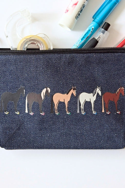 pouch｜うわばきをはいた馬たちのデニムポーチ