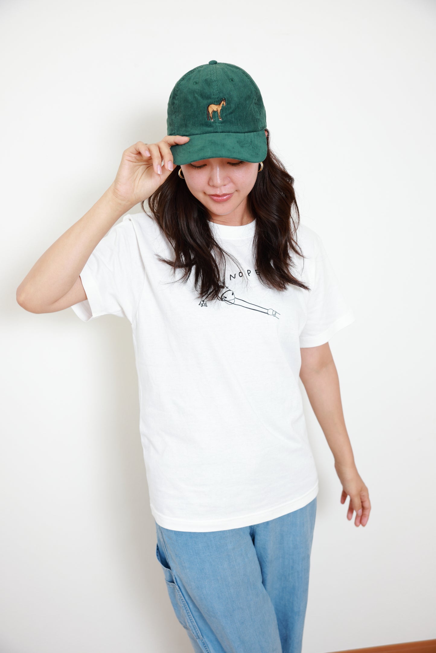 cap｜うわばきをはいた馬のコーデュロイ刺繍CAP